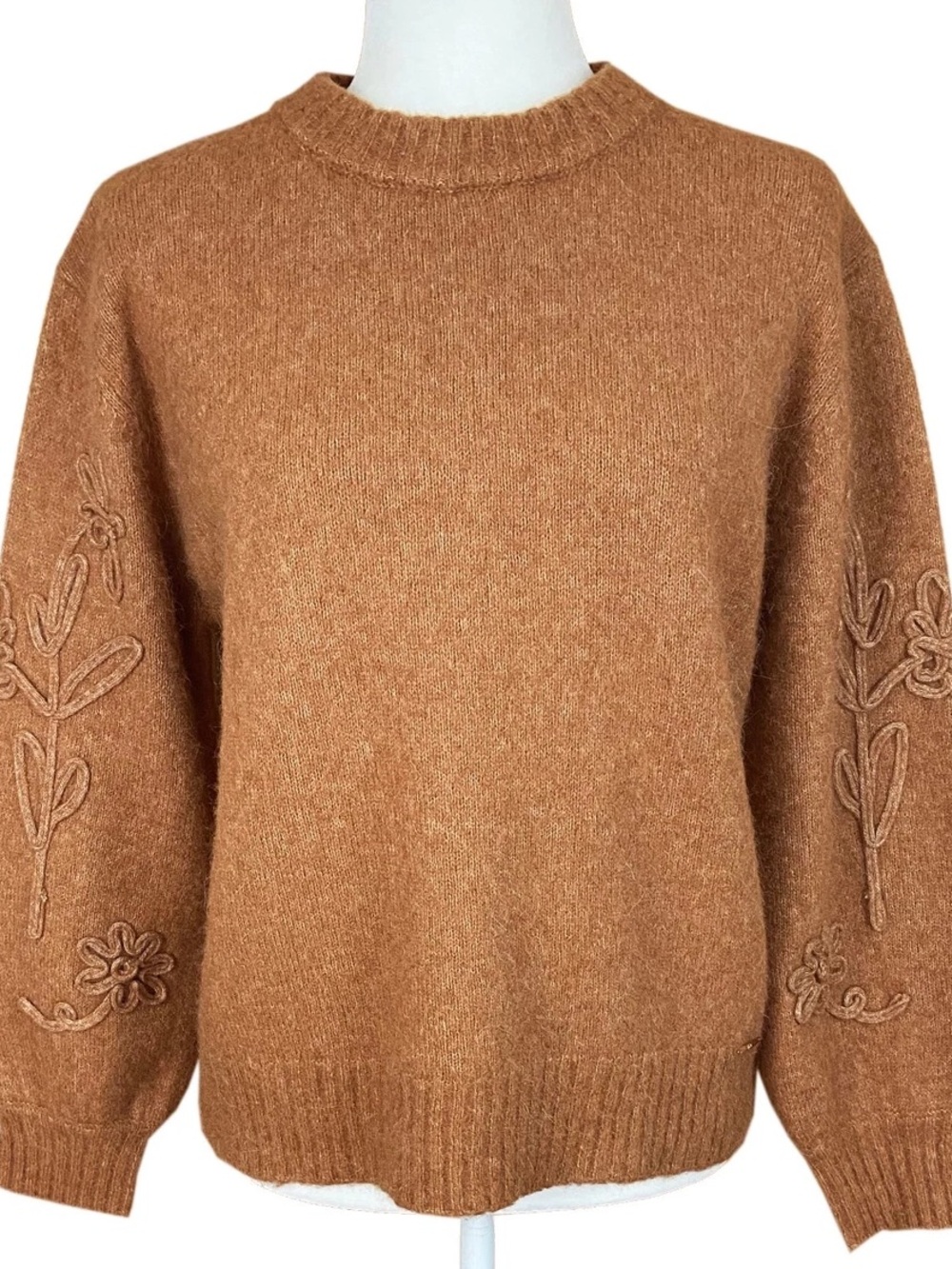 Elie Tahari Camel Wool Alpaca Blend Embroidered Sleeve Crewneck Sweater